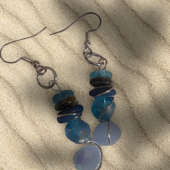 Beaded earrings - Picture 3 of 7